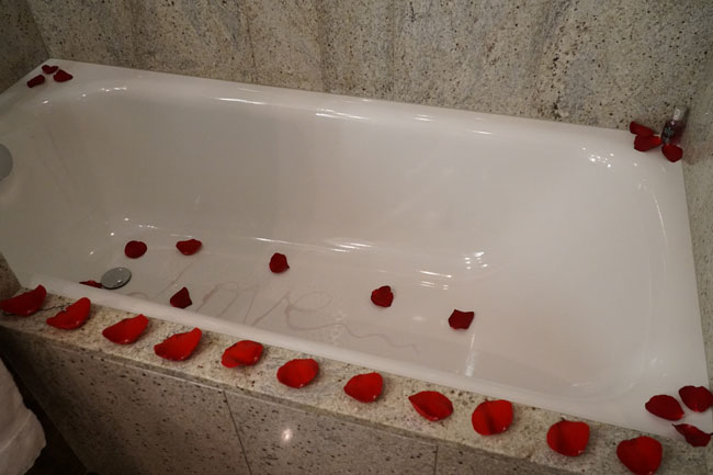 Love-Tub.jpg