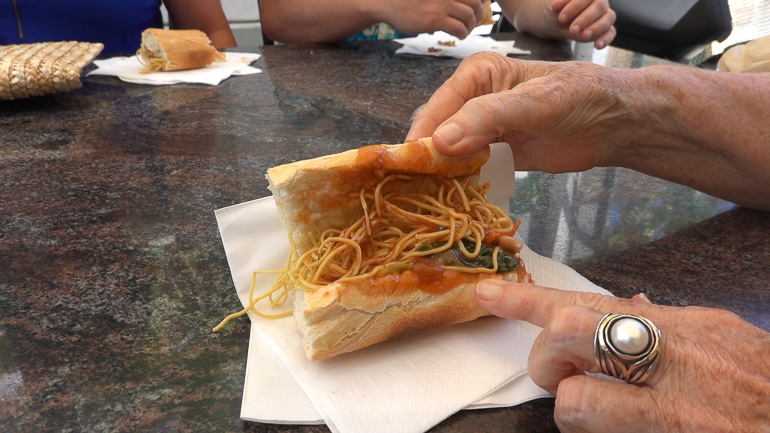 Chow-Mein-Sandwich-770-1-of-1.jpg