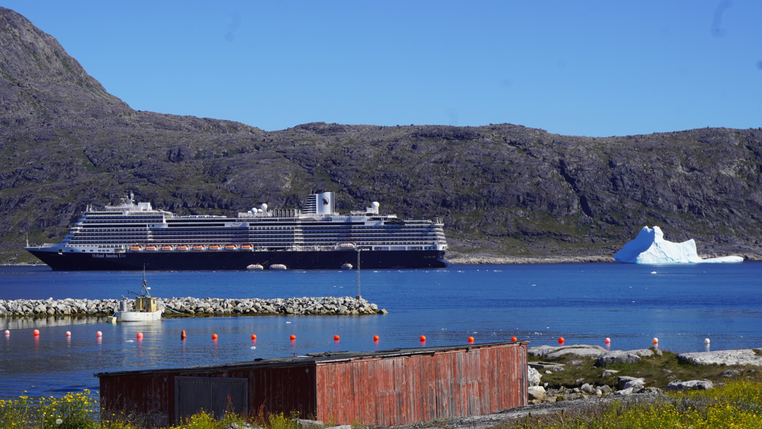 ship and iceberg 1080