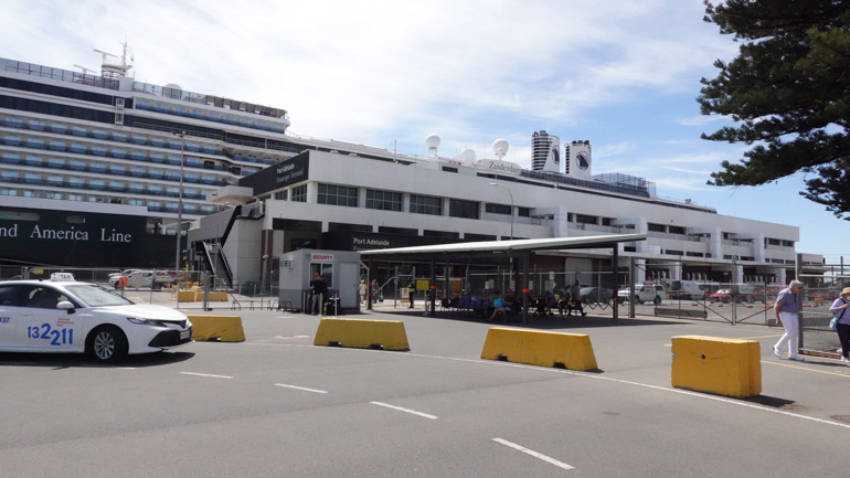 Entrance-to-Terminal-area-and-taxi-stand