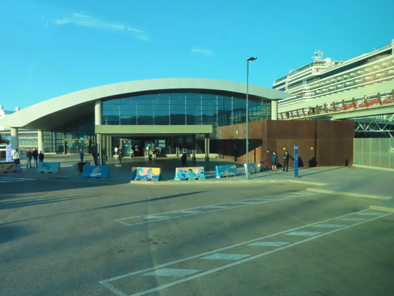 malaga-cruise-terminal-entrance-1-of-1.j