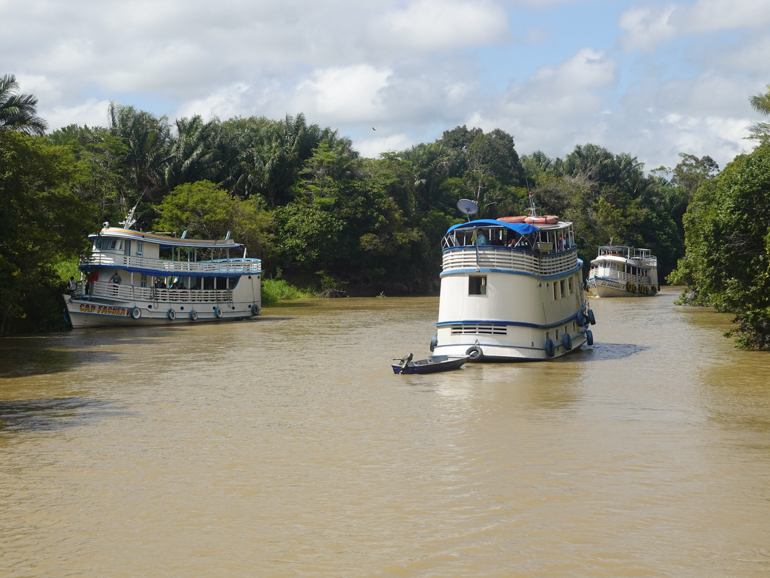 many-boats-on-the-river.jpg