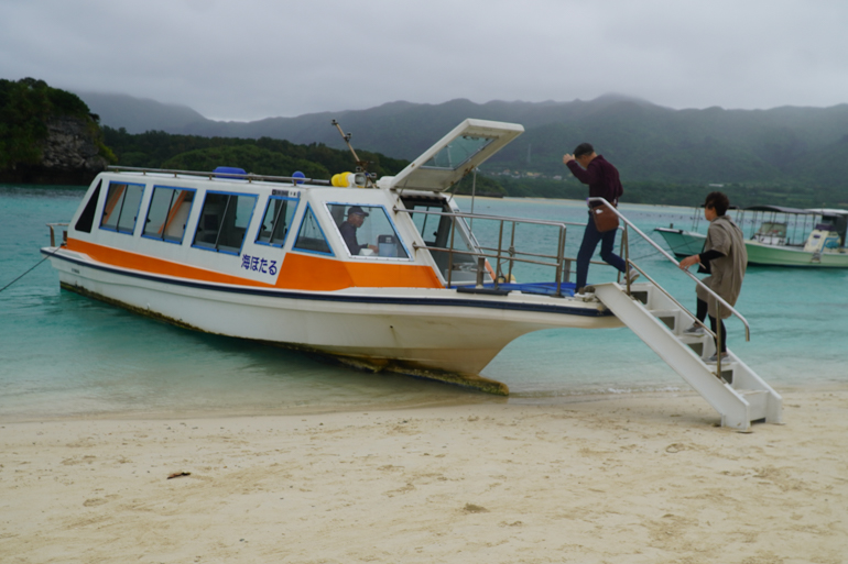 glass-bottom-boat-2.jpg