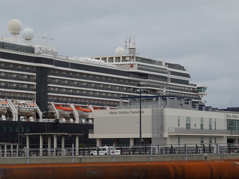 naha-cruise-terminal.jpg